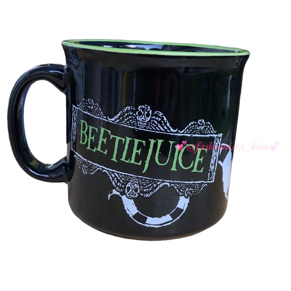Never trust the living Halloween mug - Picture 6 of 7